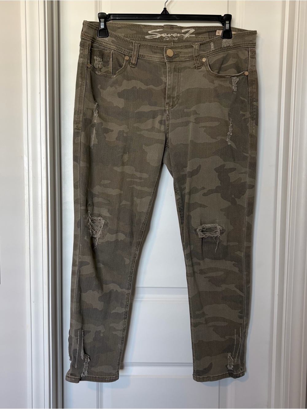 Seven7 ladies  Camo Jeans - Olive
Size 12
